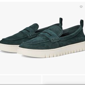 Vionic Uptown Suede Packable Penny Loafers Green Scarab Size 6 NWOT Comfort